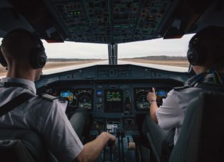 Cabina pilotaggio aereo